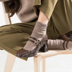 Babies à talon marron effet python