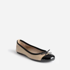 Ballerine beige en cuir à petit nœud