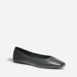 Ballerine noire à bout carré
