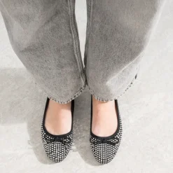 Ballerine noire décor strass