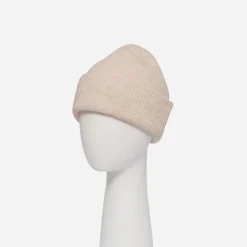 Bonnet beige en maille côtelée à revers