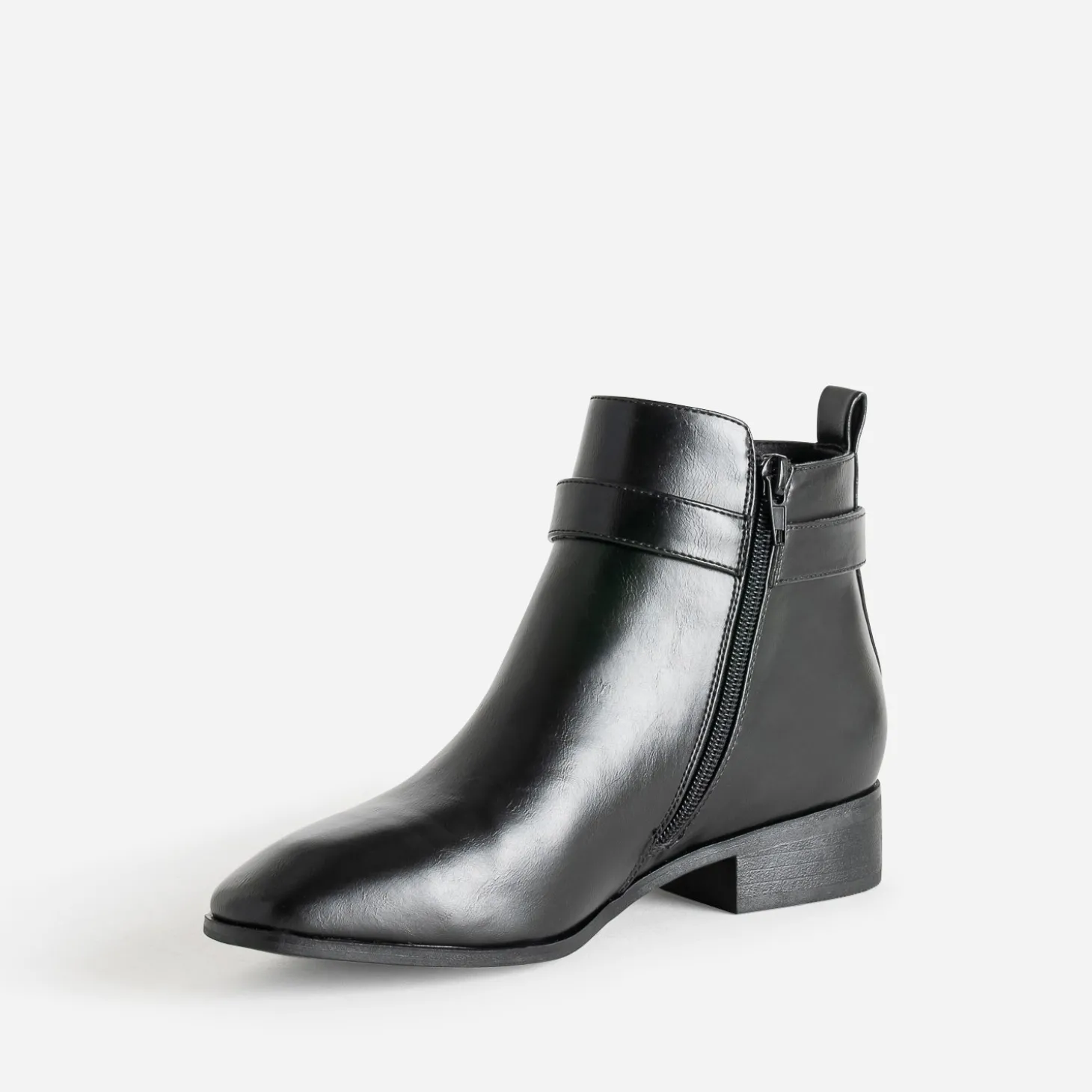 Boots noir avec bride cheville