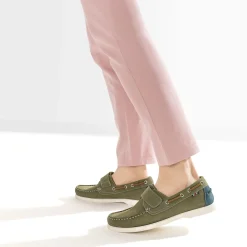 Chaussure-bateau kaki cuir nubuck scratch