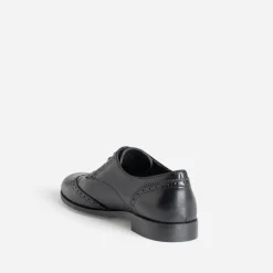 Derby noir en cuir détails perforés