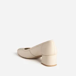 Escarpin beige clair en cuir