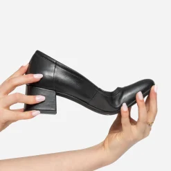 Escarpin noir en cuir