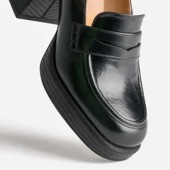 Mocassin noir à talon et plateforme