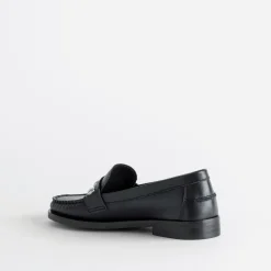 Mocassin noir cuir détails clous bombés