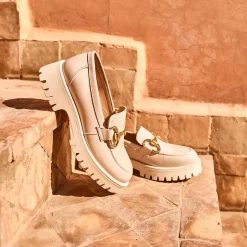 Mocassin TEXTO beige en cuir à semelle crantée