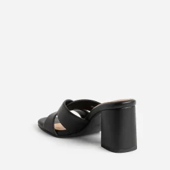 Mule noire à brides croisées