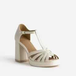 Sandale beige à talon