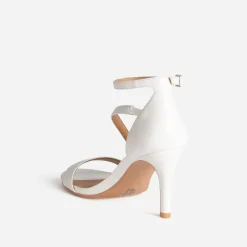 Sandale blanche à talon fin