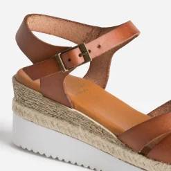 Sandale compensée cognac éco-conçue en cuir