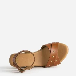 Sandale compensée TEXTO cognac cuir clouté