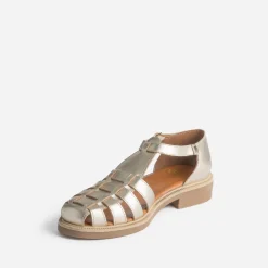 Sandale dorée en cuir à brides tressées