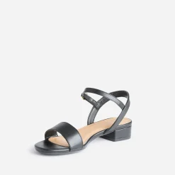 Sandale noire à petit talon