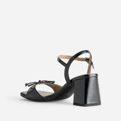 Sandale noire décor nœud