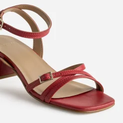 Sandale rouge cuir à talon graphique