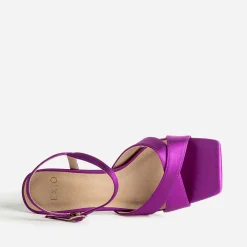 Sandale TEXTO violine satiné à talon flare