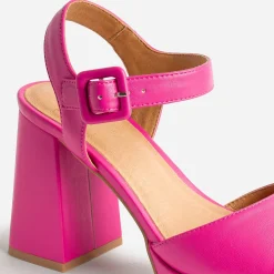 Sandales à talon rose