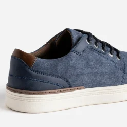 Tennis bleue en toile