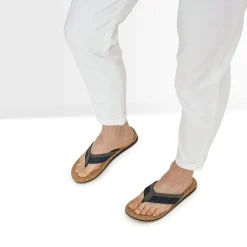 Tong marine sur semelle effet liège